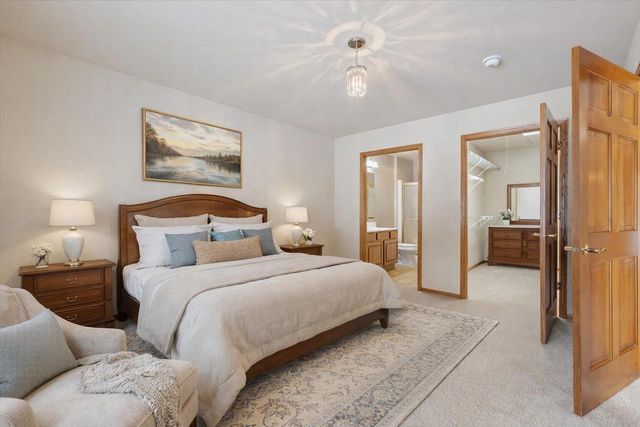 456 Hartford Square 4 SQUARE, Hartford, WI 53027