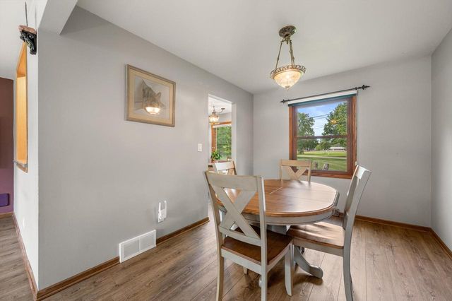 1324 W Paradise COURT, Glendale, WI 53209