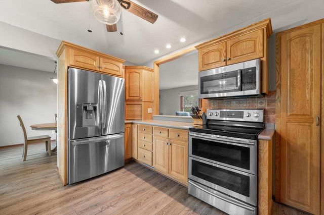 1324 W Paradise COURT, Glendale, WI 53209