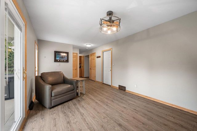 1324 W Paradise COURT, Glendale, WI 53209