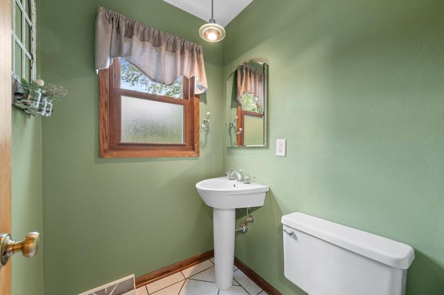 1324 W Paradise COURT, Glendale, WI 53209