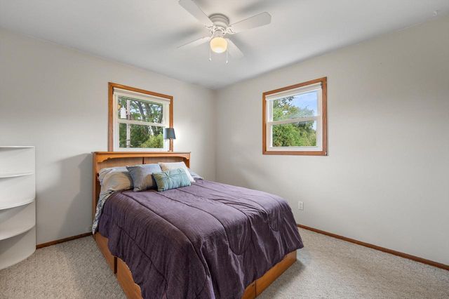 1324 W Paradise COURT, Glendale, WI 53209