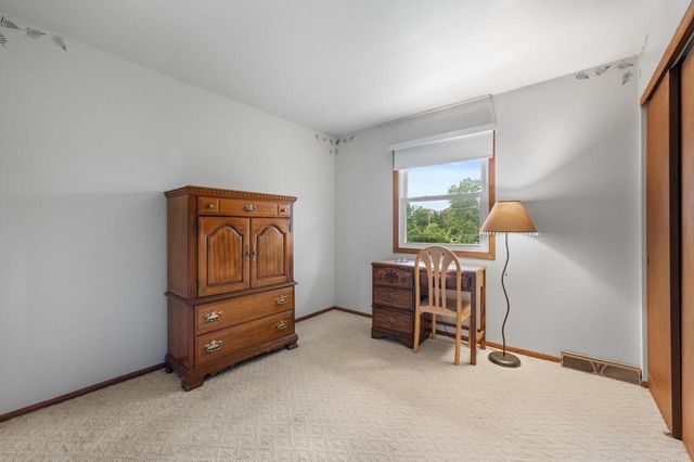 1324 W Paradise COURT, Glendale, WI 53209