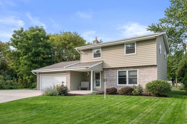 1324 W Paradise COURT, Glendale, WI 53209