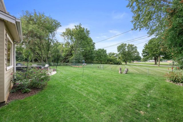 1324 W Paradise COURT, Glendale, WI 53209