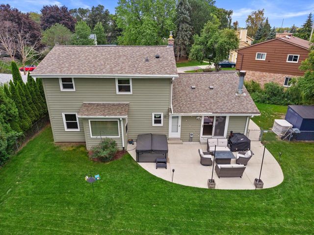 1324 W Paradise COURT, Glendale, WI 53209