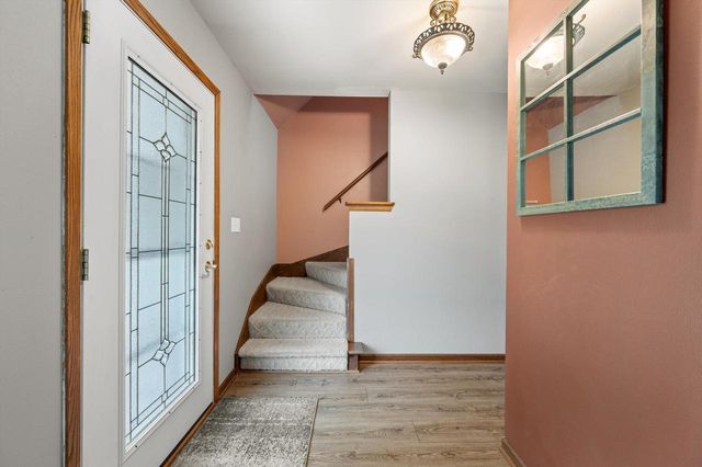 1324 W Paradise COURT, Glendale, WI 53209