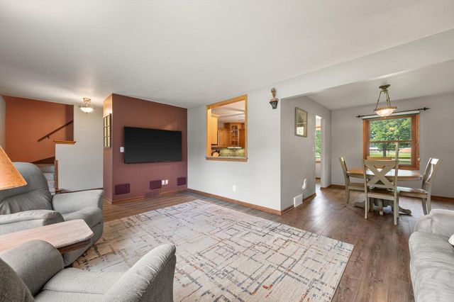 1324 W Paradise COURT, Glendale, WI 53209