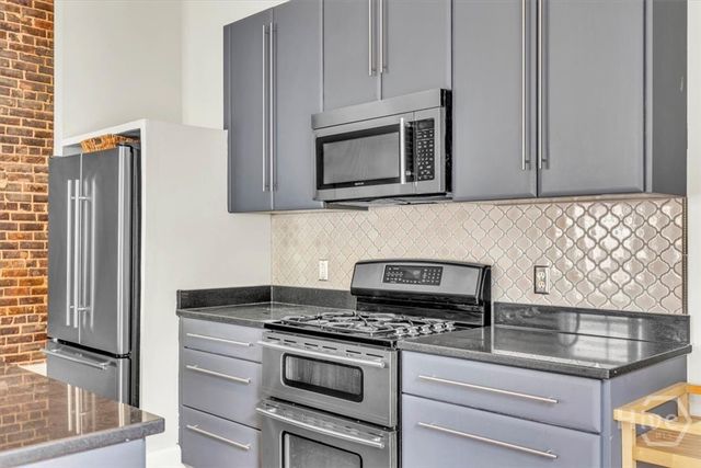 20 W Oglethorpe Avenue D, Savannah, GA 31401