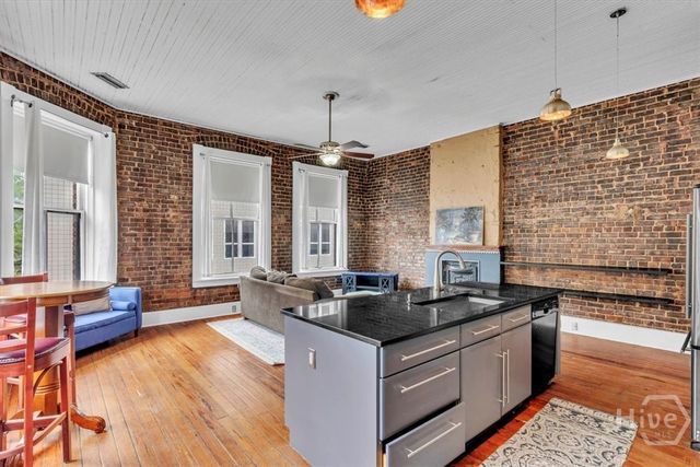 20 W Oglethorpe Avenue D, Savannah, GA 31401