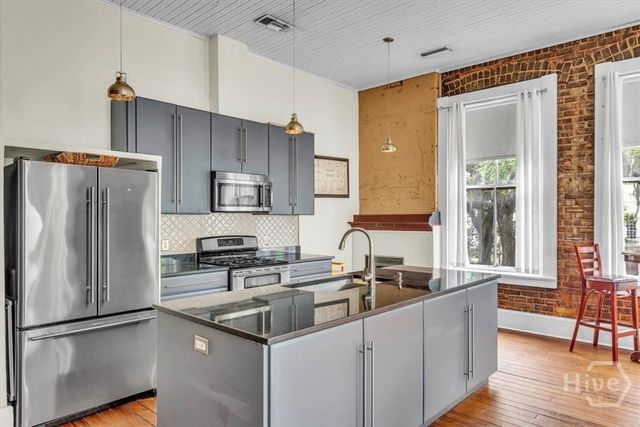 20 W Oglethorpe Avenue D, Savannah, GA 31401