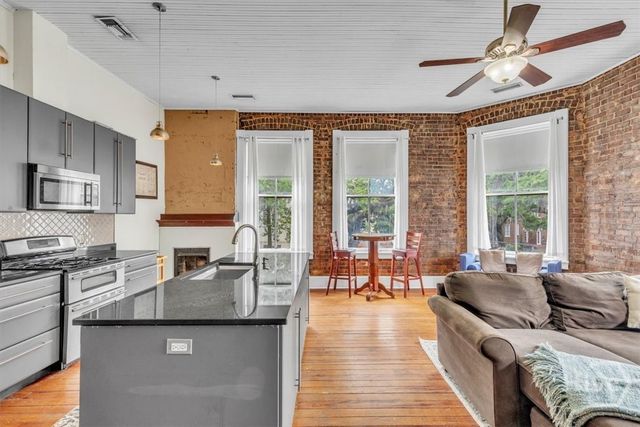 20 W Oglethorpe Avenue D, Savannah, GA 31401