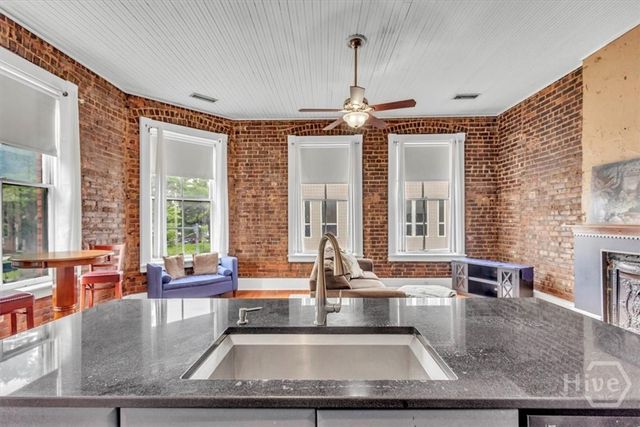 20 W Oglethorpe Avenue D, Savannah, GA 31401