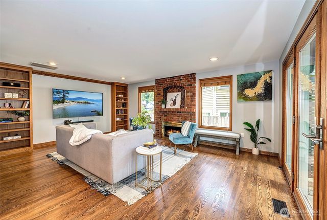 1832 231st Place NE, Sammamish, WA 98074