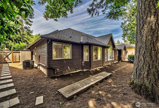 1832 231st Place NE, Sammamish, WA 98074
