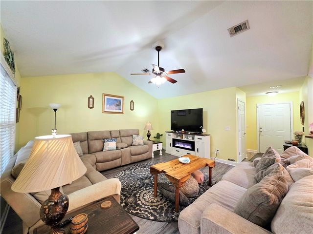 106 Southern Oaks Lane, Blackshear, GA 31516