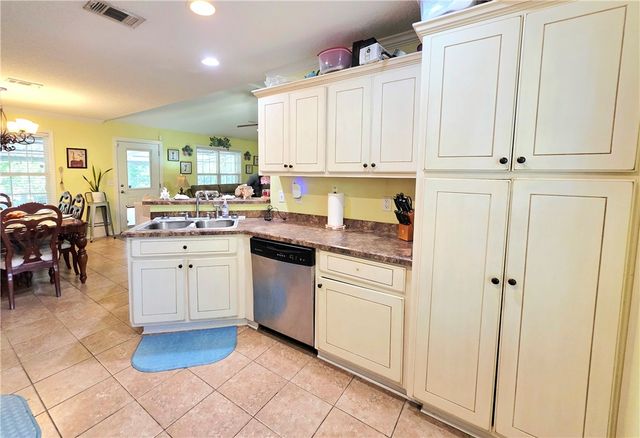 106 Southern Oaks Lane, Blackshear, GA 31516