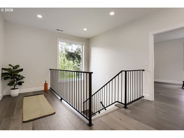 11950 Se VALLEY VIEW Ter, Happy Valley, OR 97086