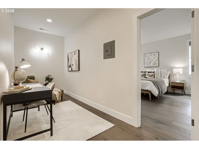 11950 Se VALLEY VIEW Ter, Happy Valley, OR 97086