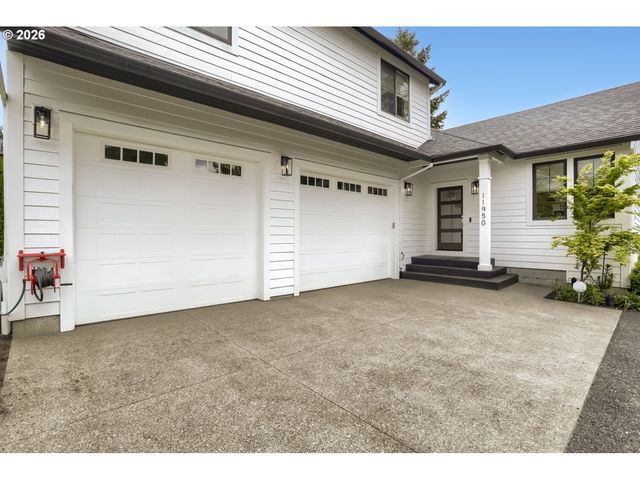 11950 Se VALLEY VIEW Ter, Happy Valley, OR 97086