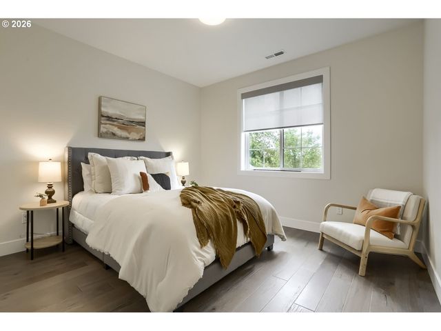 11950 Se VALLEY VIEW Ter, Happy Valley, OR 97086