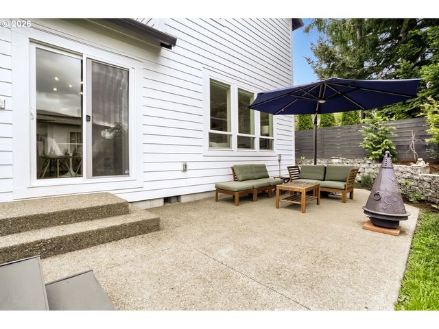 11950 Se VALLEY VIEW Ter, Happy Valley, OR 97086