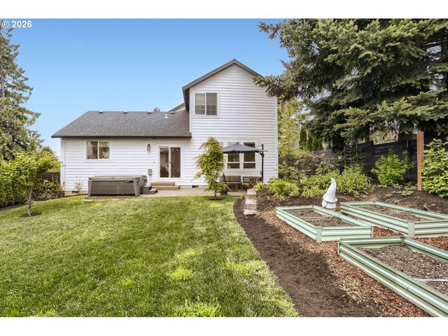 11950 Se VALLEY VIEW Ter, Happy Valley, OR 97086