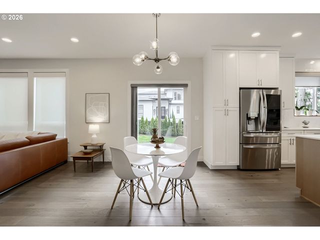 11950 Se VALLEY VIEW Ter, Happy Valley, OR 97086