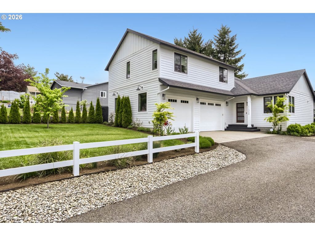 11950 Se VALLEY VIEW Ter, Happy Valley, OR 97086