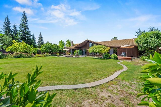 10780 Elkhorn Dr, Stockton, CA 95209