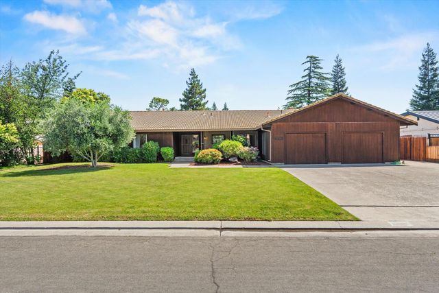 10780 Elkhorn Dr, Stockton, CA 95209