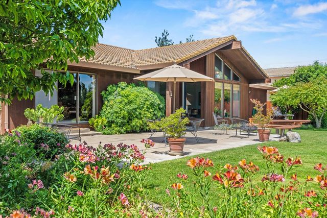 10780 Elkhorn Dr, Stockton, CA 95209