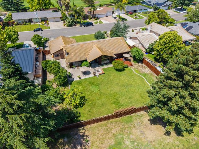 10780 Elkhorn Dr, Stockton, CA 95209