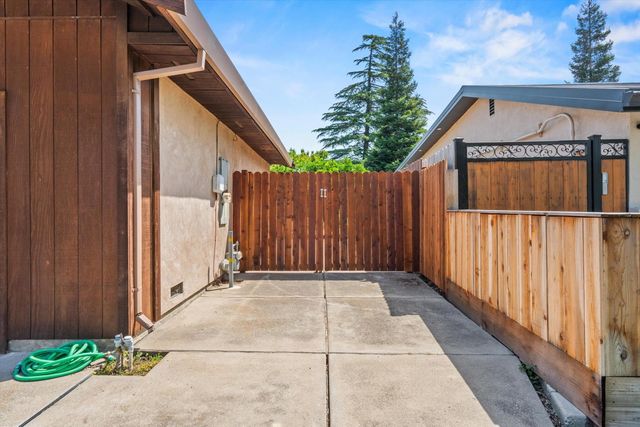 10780 Elkhorn Dr, Stockton, CA 95209