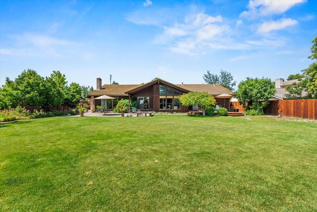 10780 Elkhorn Dr, Stockton, CA 95209