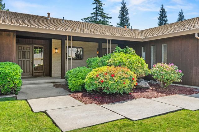 10780 Elkhorn Dr, Stockton, CA 95209