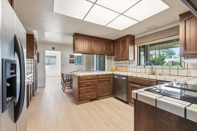 10780 Elkhorn Dr, Stockton, CA 95209