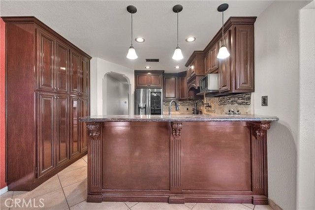 941 W F Street, Colton, CA 92324