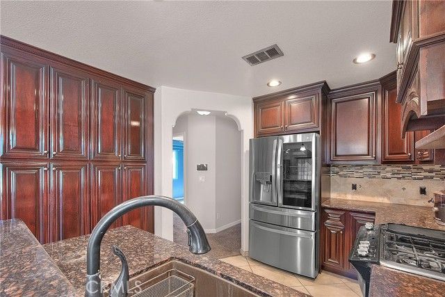 941 W F Street, Colton, CA 92324