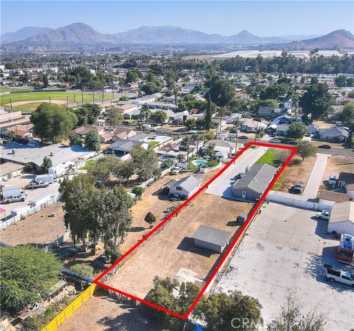 941 W F Street, Colton, CA 92324