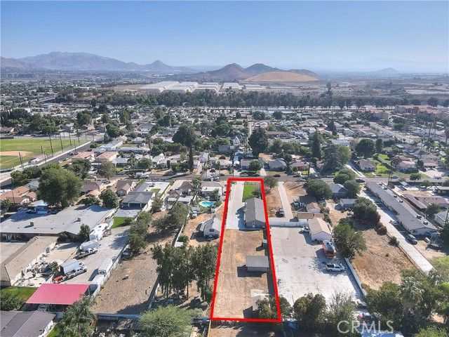 941 W F Street, Colton, CA 92324