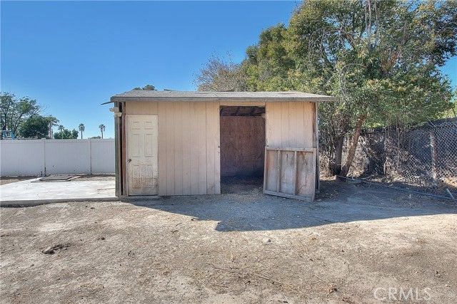 941 W F Street, Colton, CA 92324