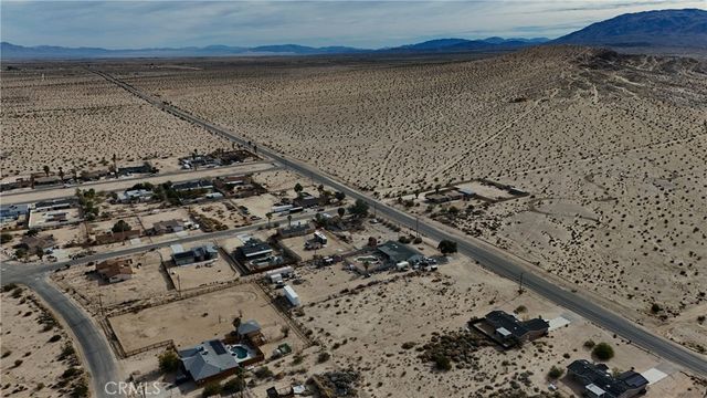 792 Amboy, 29 Palms, CA 92277