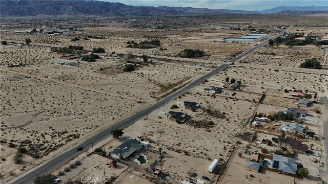 792 Amboy, 29 Palms, CA 92277