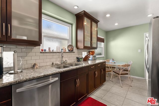 5832 Ranchito Avenue, Van Nuys (los Angeles), CA 91401