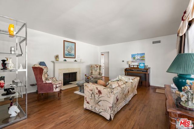 5832 Ranchito Avenue, Van Nuys (los Angeles), CA 91401