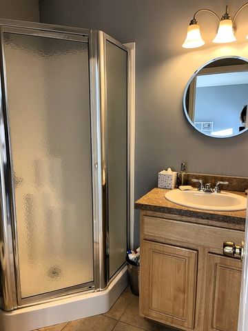 20 Maine Ave 20, Easthampton, MA 01027