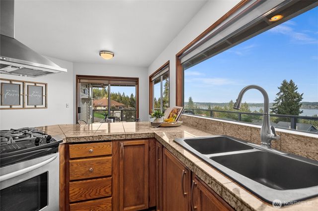 6475 Windfall Place NW, Bremerton, WA 98312