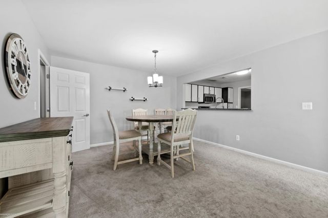 52018 Heatherstone Avenue, Macomb, MI 48042