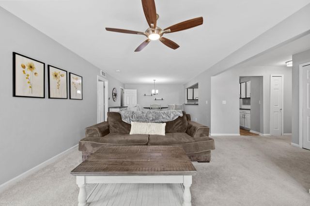 52018 Heatherstone Avenue, Macomb, MI 48042